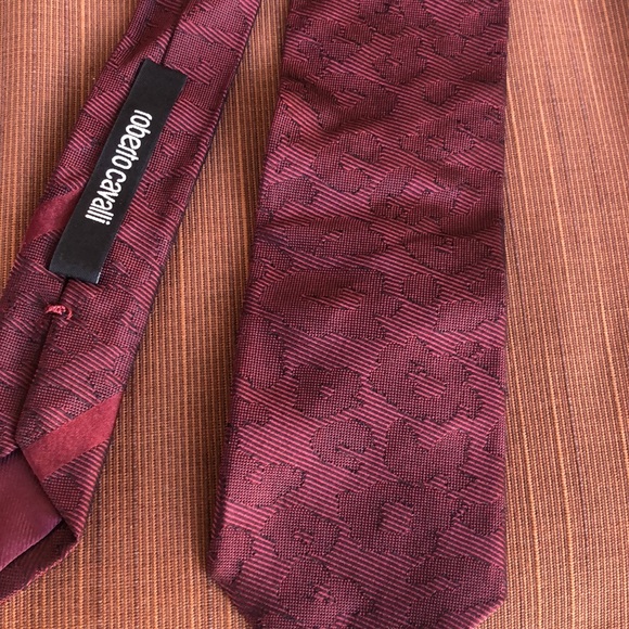 Roberto Cavalli burgundy print silk tie - Picture 2 of 3